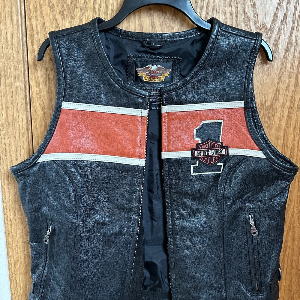 Harley-Davidson Black Leather vest with authentic/traditional Logo